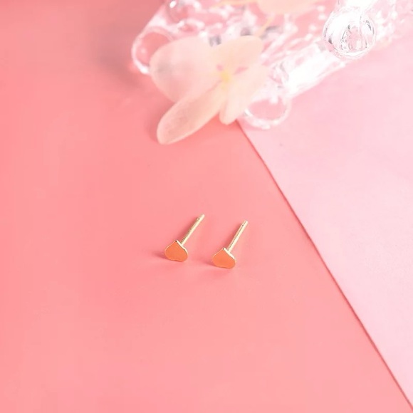 Two pairs of silve gold heart studs earrings - SS003 heart - Picture 4 of 5